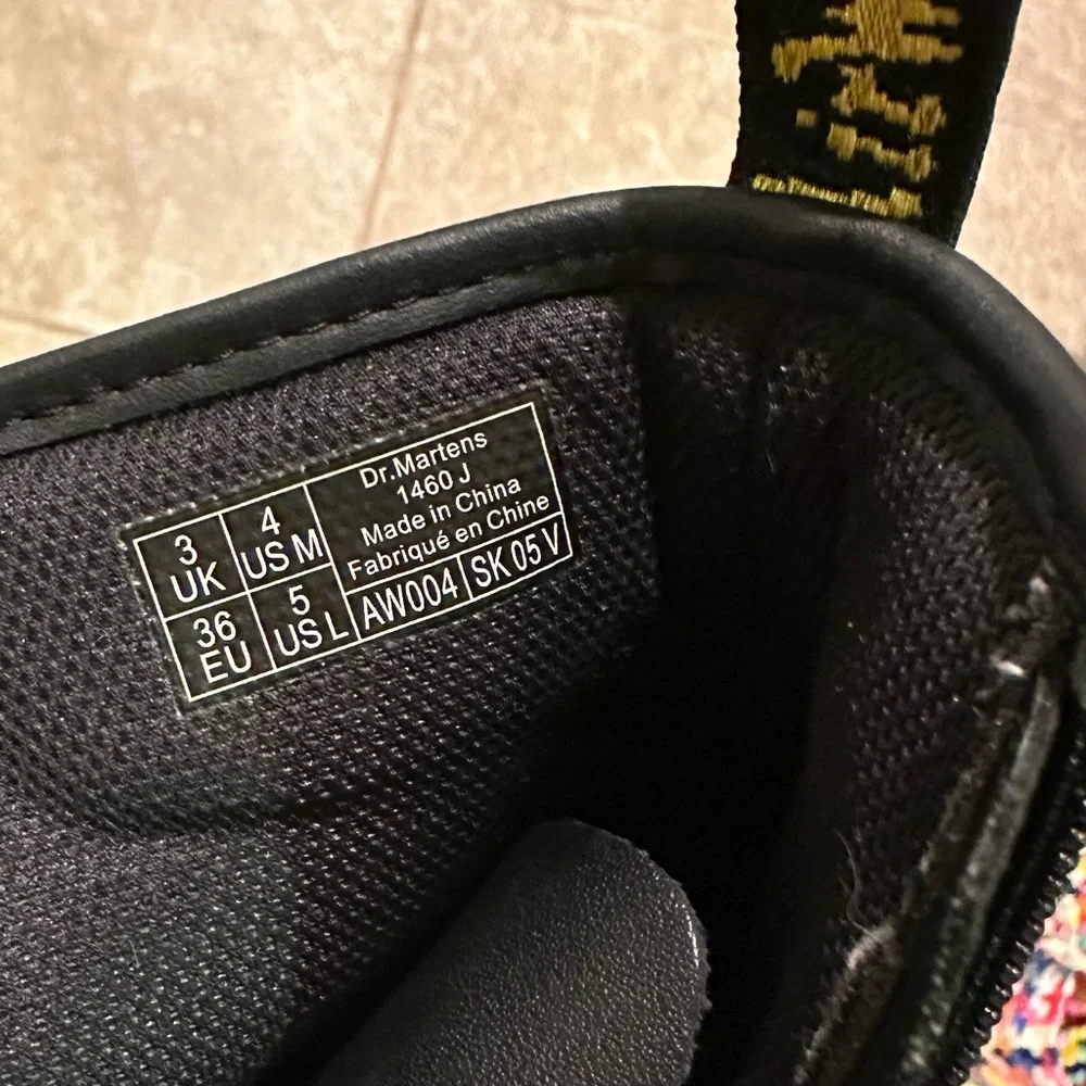 Dr. Martens - Picture 4 of 8